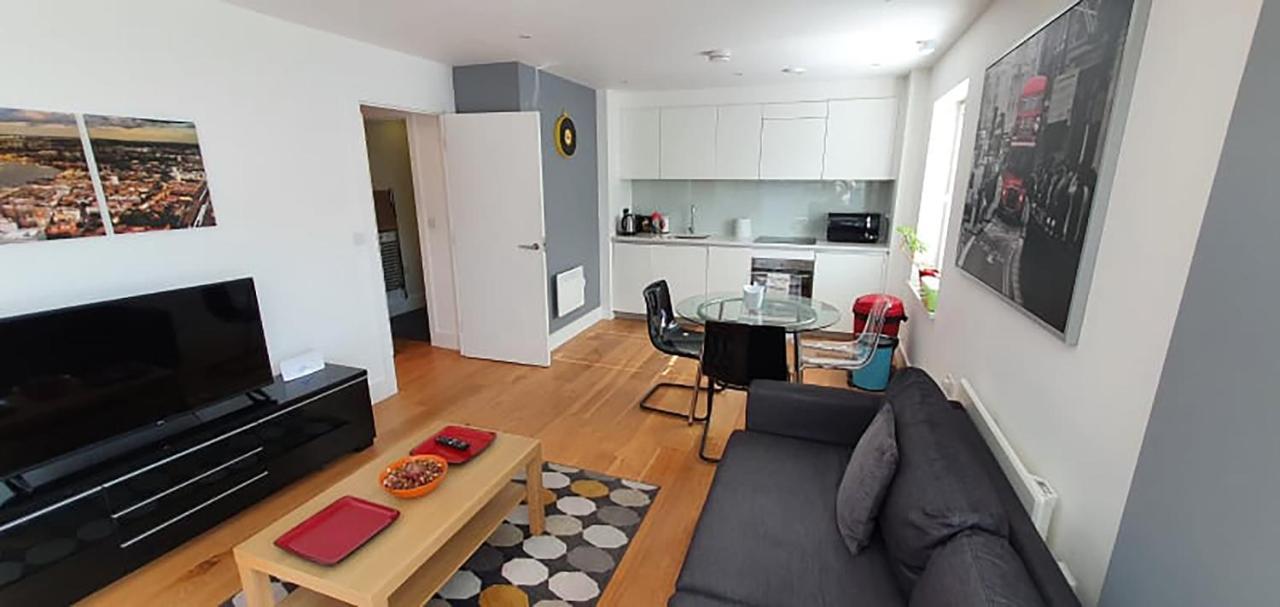 Bright & Spacious Double Bedroom With Ensuite And Concierge! Paid Parking Available London Ngoại thất bức ảnh